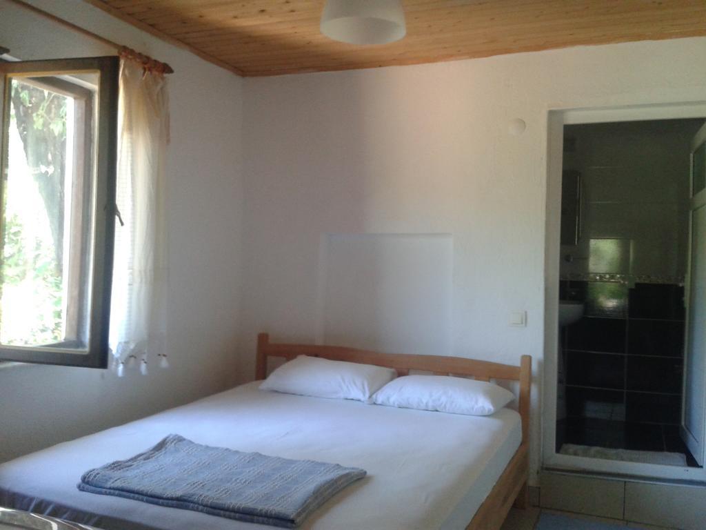 Cennet Pansiyon Hotell Kaleucagız Exteriör bild